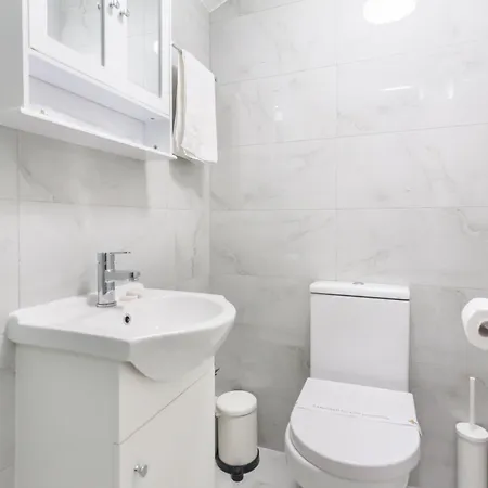 Kings Cross Comfortable - Eurostar * London