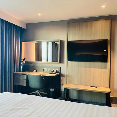 Crowne Plaza London - Kingston By Ihg 4*