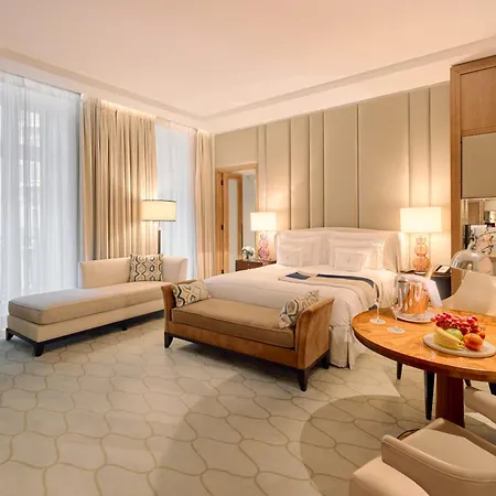 Corinthia Hotel
