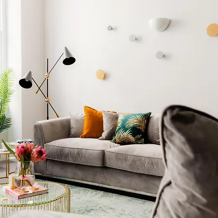 Apartment Off Oxford Circus! Large Unique Artist's Family And Friends *