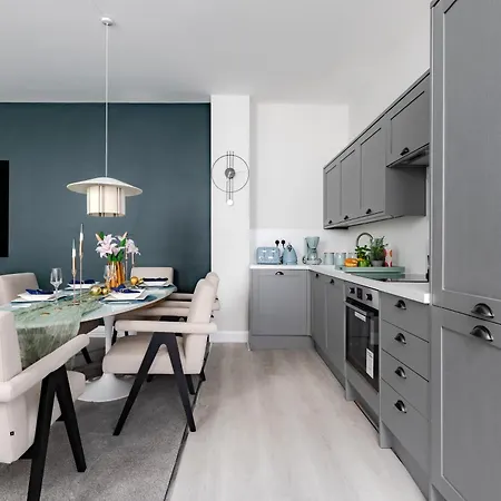 Off Oxford Circus! Large Unique Artist's Family And Friends Apartment London