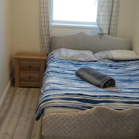 Semesterbostad Chandos - 4 Bedroom House - 20 Mins To Centre *