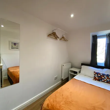 Comfy Bedrooms Near Euston Station - 1 Exmouth Homestay
