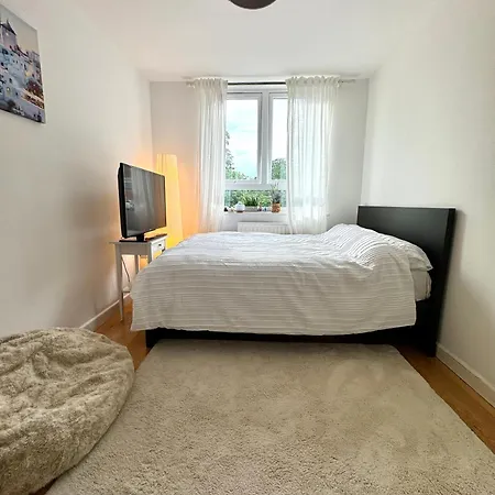 Bright And Cozy Breakfast Included Apartment London