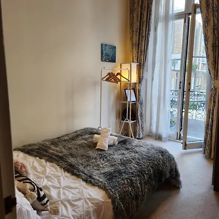 Cosy High-ceiling Victorian Flat With Balcony - 2mins To Hyde Park, Kensington Palace, Nottinghill, High Street Kensington,2br 2baths * London