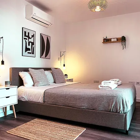 Luxe London Pad With Free Parking Appartement
