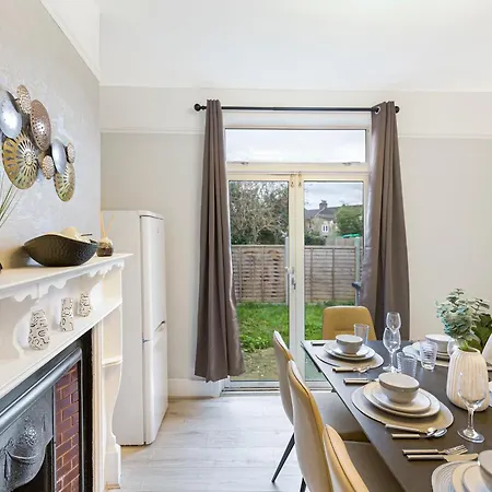 Holiday home Finsbury Park Hideout Sleeps 10