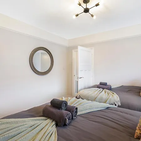 Finsbury Park Hideout Sleeps 10 Holiday home *