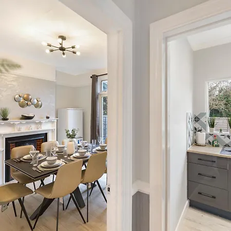 Holiday home Finsbury Park Hideout Sleeps 10 *