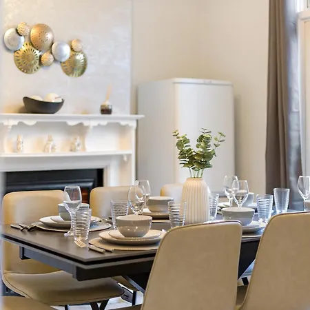 Finsbury Park Hideout Sleeps 10 런던