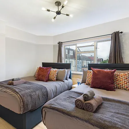 Finsbury Park Hideout Sleeps 10 * London