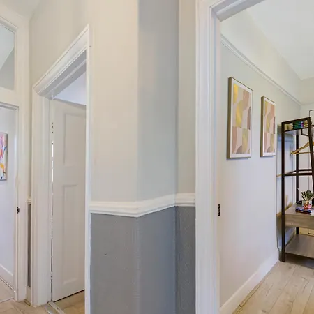 Holiday home Finsbury Park Hideout Sleeps 10 *
