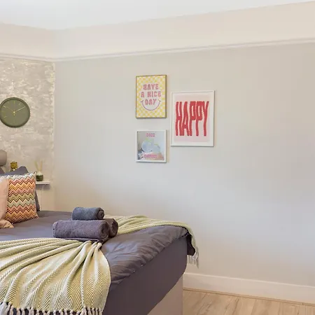Finsbury Park Hideout Sleeps 10 *