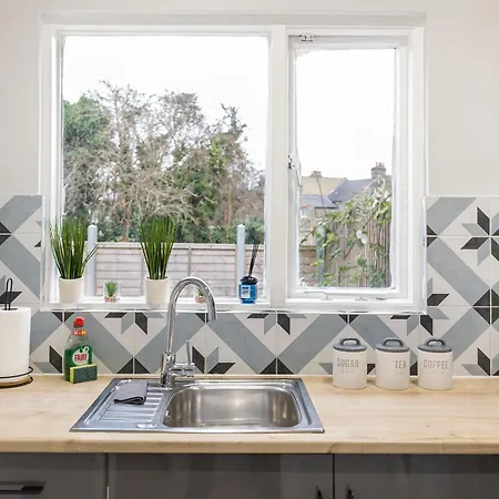 Holiday home Finsbury Park Hideout Sleeps 10