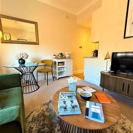 Knightsbridge Stylish 1 Bed Mins From Harrods Apartment London