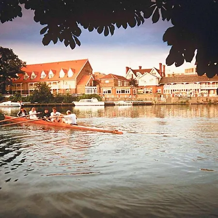 Mercure London Staines-Upon-Thames *