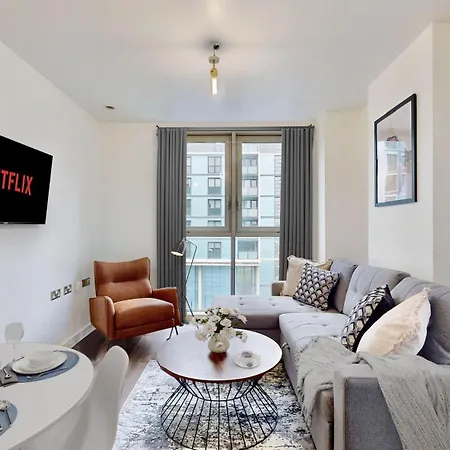 Apartment Spacious And Comfortable Long-term Near O2 Arena, Westfield, Stadium, Ideal For Business Or Leisure