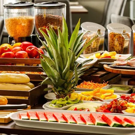 Mercure London Staines-Upon-Thames Otel Londra
