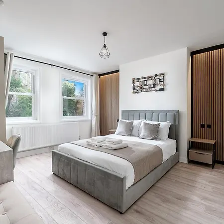 Spacious 2bed Flat Free Parking And Garden *