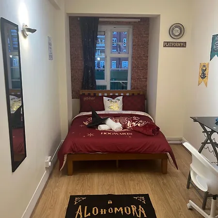 Cosy Harry Potter Flat In Camden Town, לונדון
