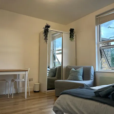 London Studio Stays London