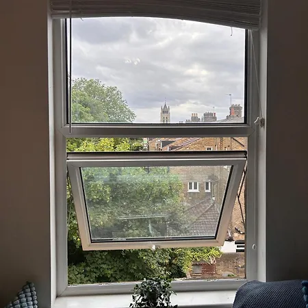 London Studio Stays London