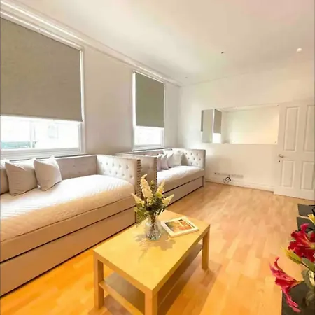 Apartment 8 Beds House London
