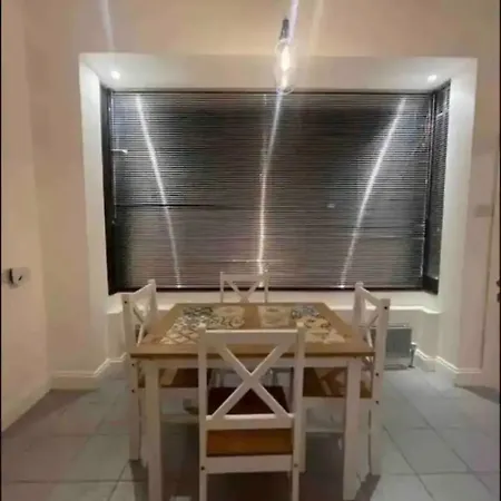 Apartment 8 Beds House