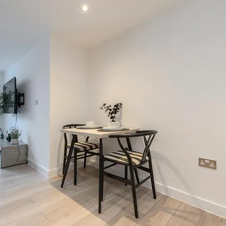 Stylish Luxe In Crayford Apartment Erith