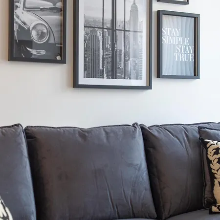 Stylish Luxe In Crayford * Erith