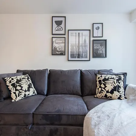 Apartment Stylish Luxe In Crayford