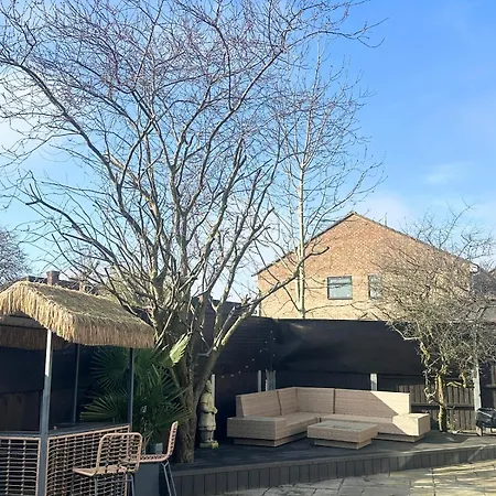 Detached House, Quiet Cul-de-sac, Office & Garden * Romford