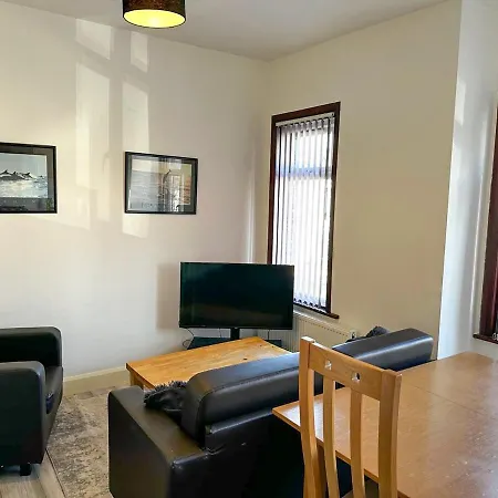 Stylish 3-bedroom Apartment Southall