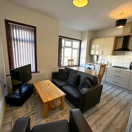 Stylish 3-bedroom *