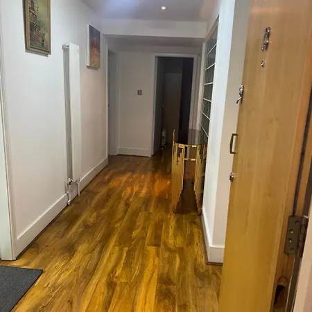 Flat Around Earls Court Station Apartment *