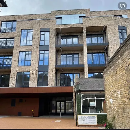 Pansiyon Double Bedroom In New-build Near Broadway Ealing