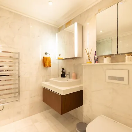 Apartment Large 4-bed 8-guests W Patio 1841 House Paddington London