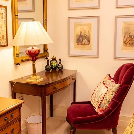 Large 4-bed 8-guests W Patio 1841 House Paddington Apartment *