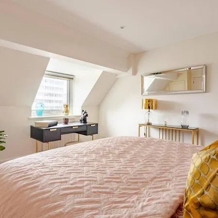 Apartment Floor Luxury Penthouse - Sleeps 6