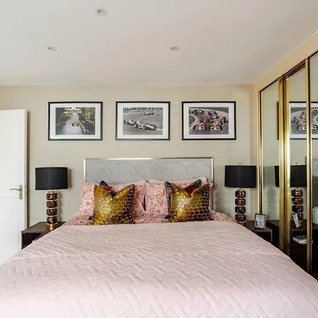 Floor Luxury Penthouse - Sleeps 6