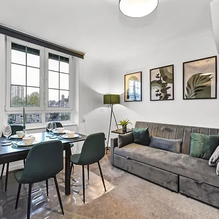 Cosy Cityscape Two Bed *