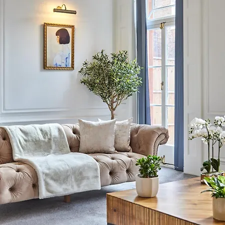 The Mayfair Apartment *