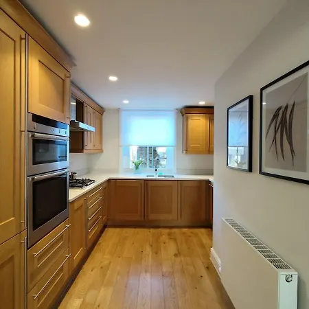 Cozy 2bed In The Citycenter Apartment