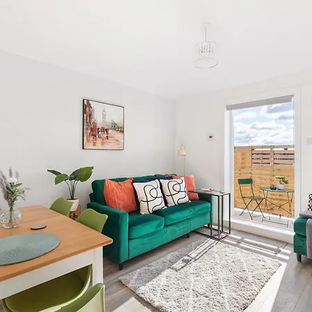 Mortimer Balcony Apartment *