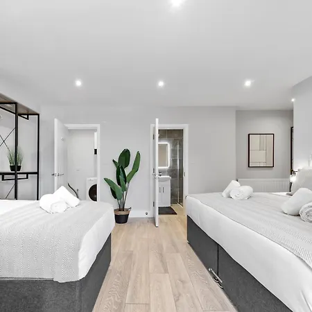 London Retreat - 20min To London Apartment New Southgate
