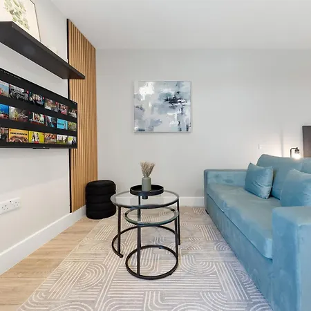 London Retreat - 20min To London Apartment New Southgate