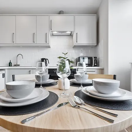 London Retreat - 20min To London *