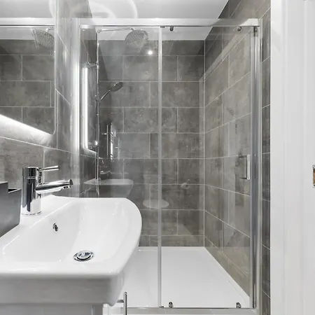 London Retreat - 20min To London Apartment *