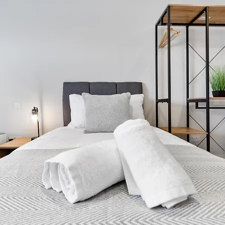 London Retreat - 20min To London Apartment