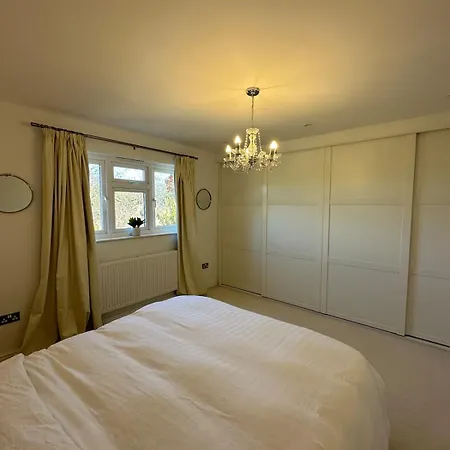Villa Contemporary Detached House Short Train To London Farnborough (Kent)